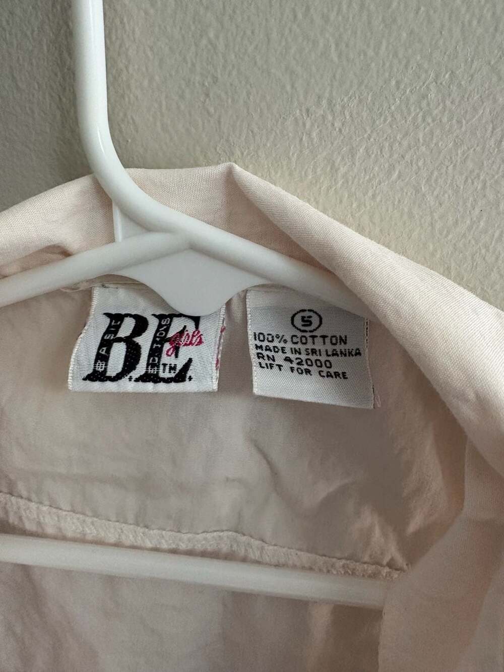 Basic Editions Girl's Vintage Sleeveless Cotton Button Up Shirt with Heart and F - Picture 5 of 7
